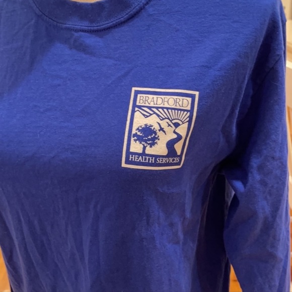 💜 5 for $25 or 3 for $18 Blue Bradford tee - Picture 2 of 5